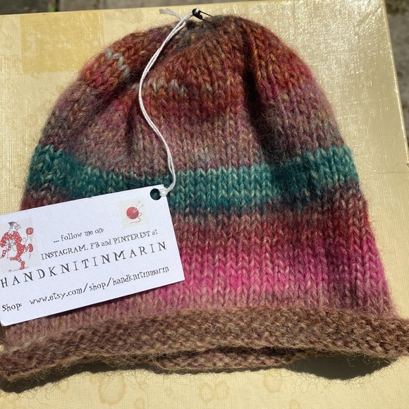 Hand knitting hat - Picture 2 of 4